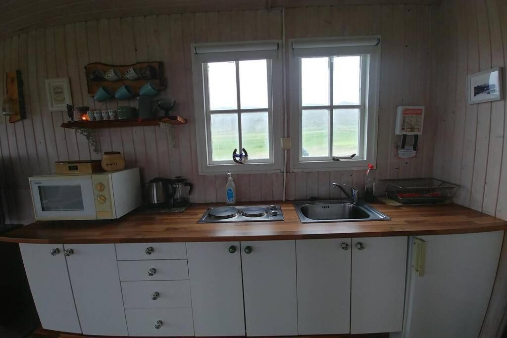 Cosy Cottage-Alfabakki-With Hot Tub Stori-Bakki Exterior photo